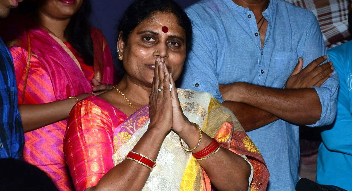 ys vijayamma to resign as ysrcp party cheif