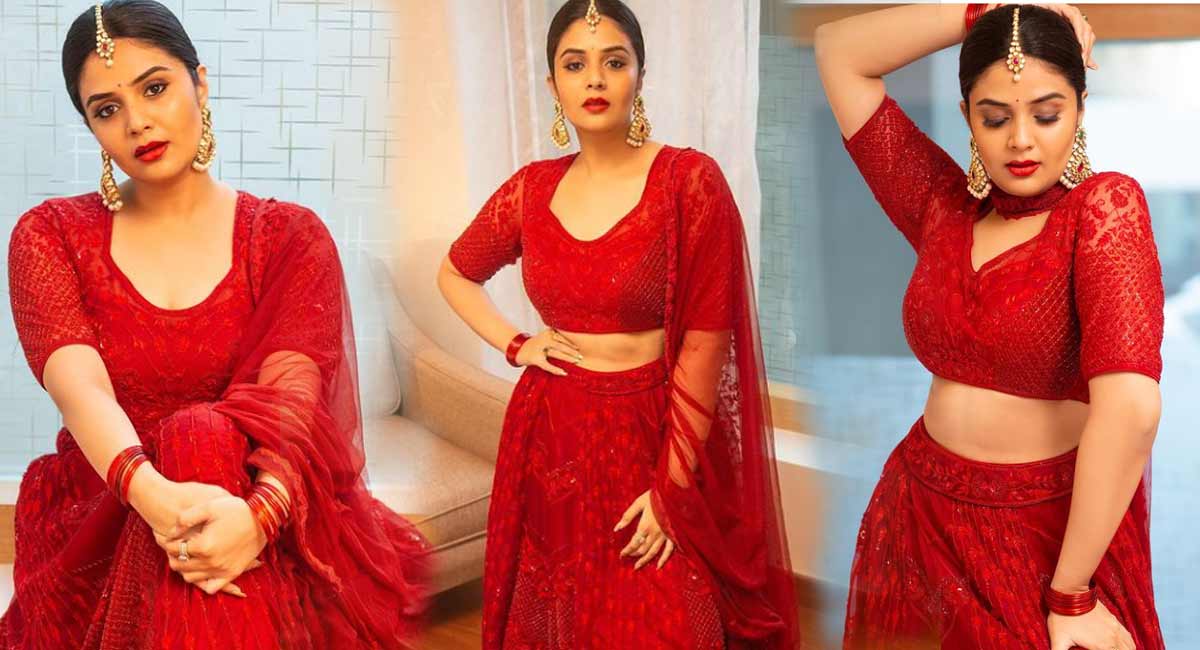 Sreemukhi looking beautiful on red color dress photo shoot gone viral