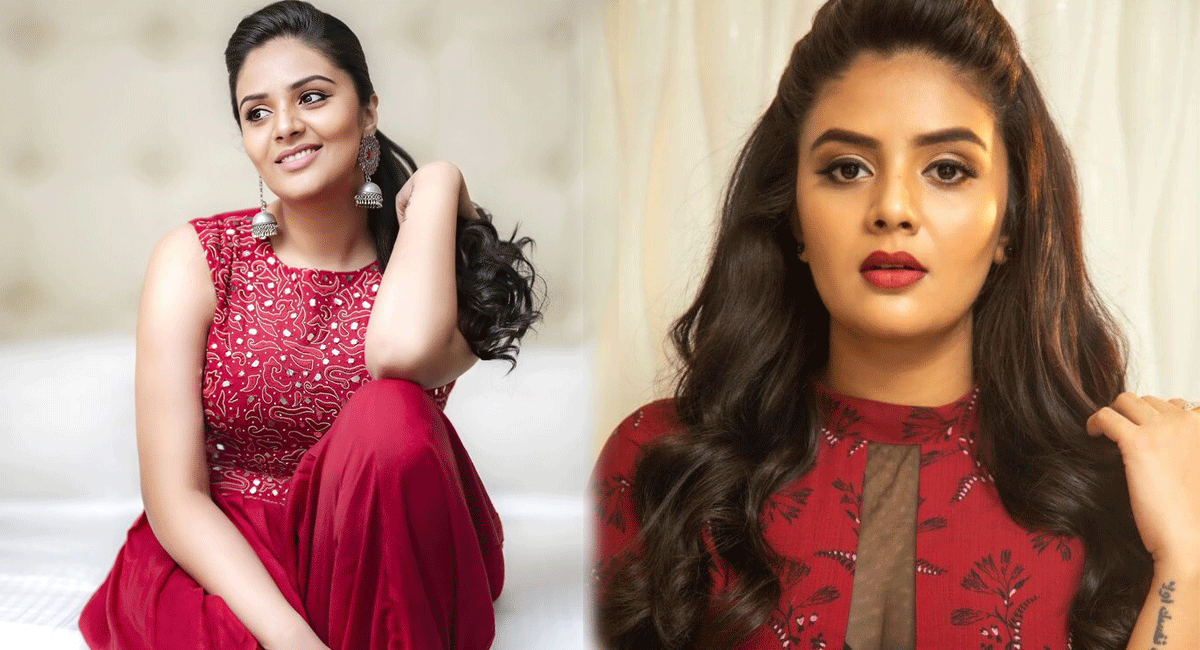 Sreemukhi new look as a judge in dance icon show