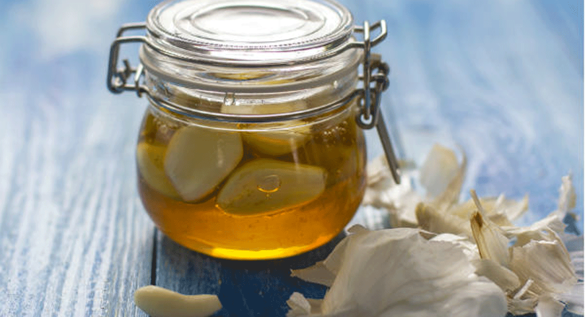 If garlic is mixed with honey and consumed in the stomach, weight will be reduced along with these four problems.